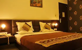 WOODLANDS HOTEL